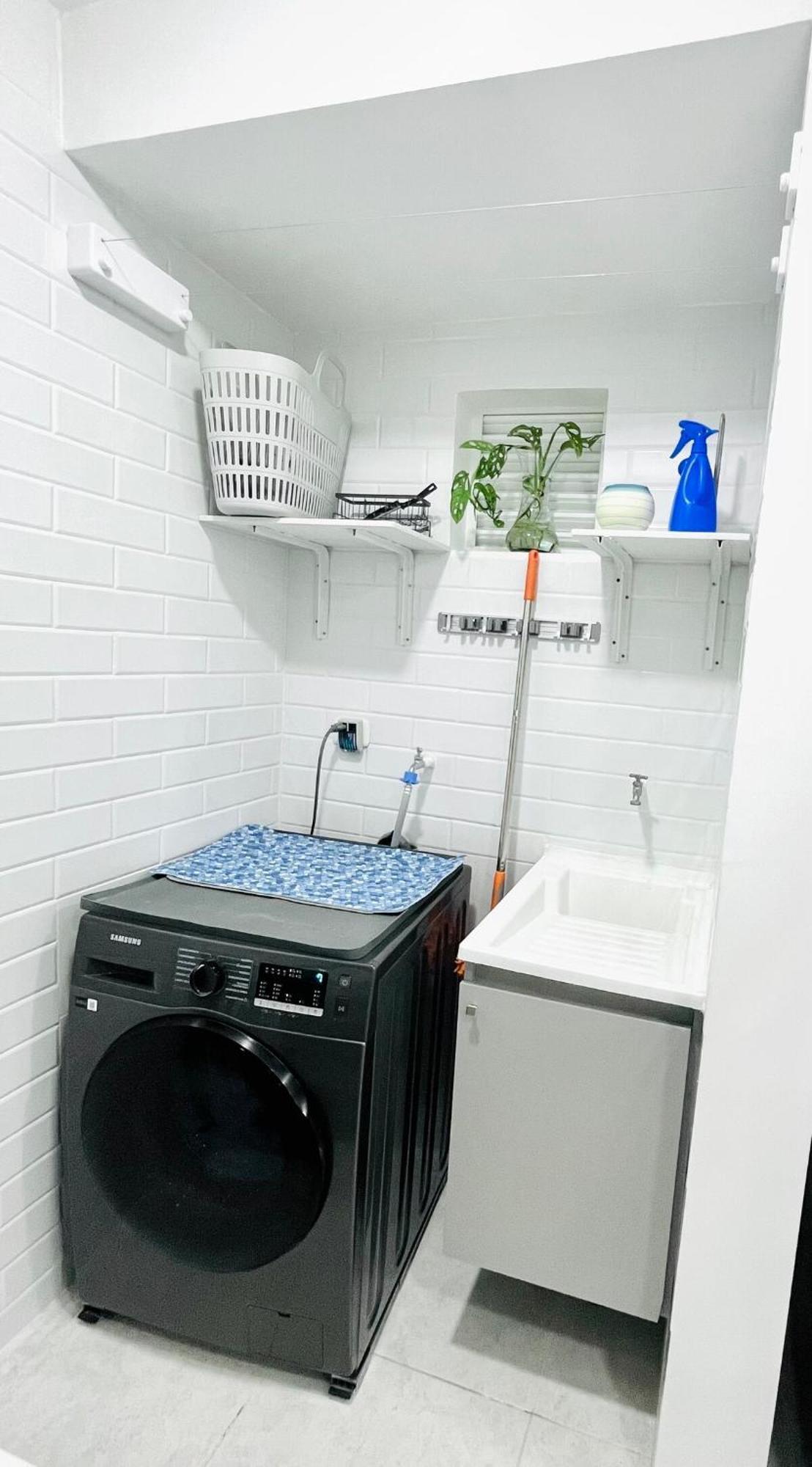 Nearby Stunning Views Ultimate Comfort Apartment *